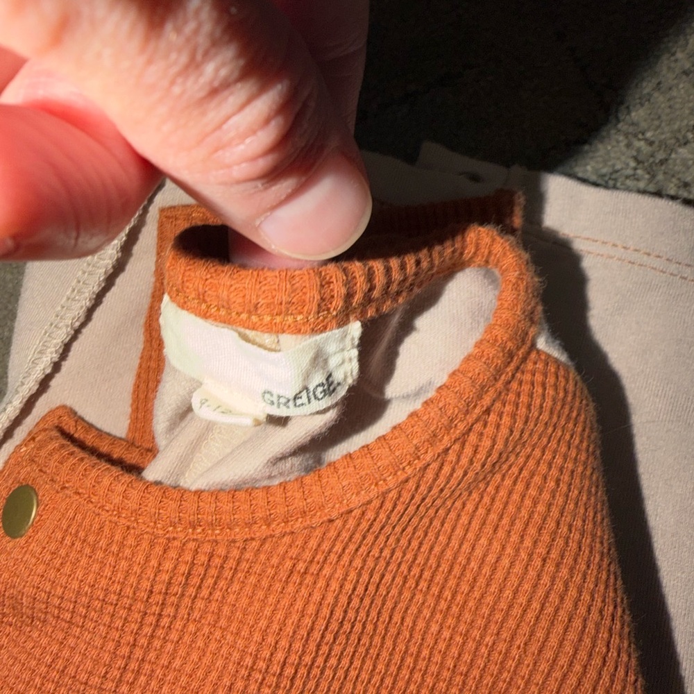 Greige romper - Picture 3 of 3